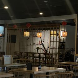Ta Ca Sushi & Japanese Fusion - Inside