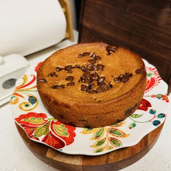 Eku Eku Bakery - Chocolate chip vanilla cake - Bakeries Near Me Eku Eku Bakery - Chocolate chip vanilla cake - Bakeries Near Me