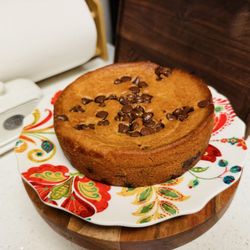 Eku Eku Bakery - Chocolate chip vanilla cake