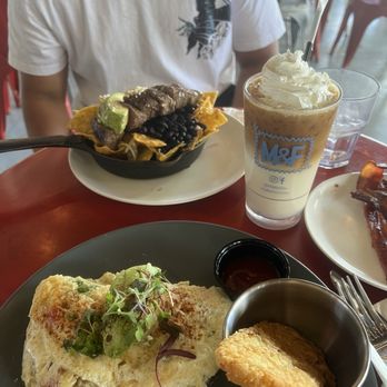 Makers & Finders - Egg white omelette, Tres Leches Latte, and Chilaquiles - Coffee & Tea Near Me - Las Vegas, Nevada Makers & Finders - Egg white omelette, Tres Leches Latte, and Chilaquiles - Coffee & Tea Near Me - Las Vegas, Nevada