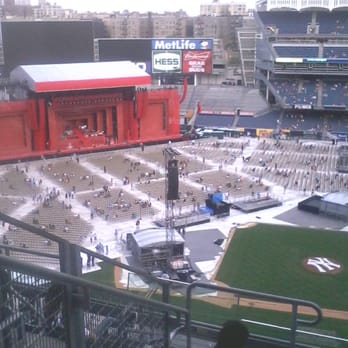 Yankee Stadium - Waiting for Justin&Jay Z - Stadiums & Arenas Near Me - Bronx, New York