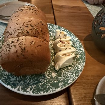 1906 Fine Dining - Housemade pull apart brioche with whipped wildflower honey butter. - New American Near Me - Kennett Square, Pennsylvania 1906 Fine Dining - Housemade pull apart brioche with whipped wildflower honey butter. - New American Near Me - Kennett Square, Pennsylvania
