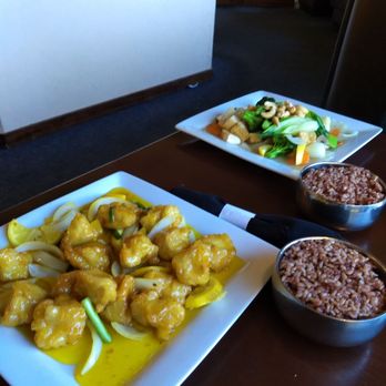 Marco Polo Global Restaurant - Lemon veggie "chiken" and Senior cashew mixed veggies with brown rice. - Italian Near Me - Salem, Oregon