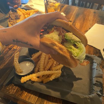 Paso Robles Brewing - Wagyu Burger - Brewpubs Near Me - Paso Robles, California Paso Robles Brewing - Wagyu Burger - Brewpubs Near Me - Paso Robles, California
