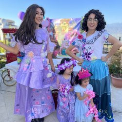 Michael Pauls Entertainment - Encanto sisters