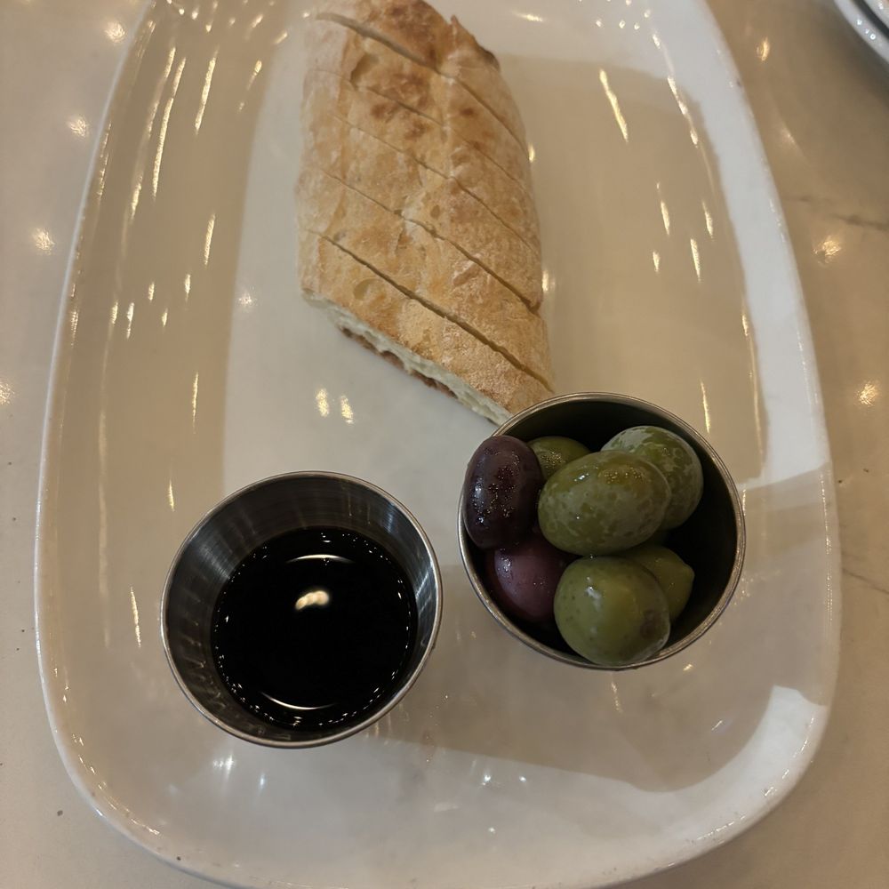 Pomo Pizzeria - Biltmore - Bread - Pizza Near Me - Phoenix, Arizona Pomo Pizzeria - Biltmore - Bread - Pizza Near Me - Phoenix, Arizona