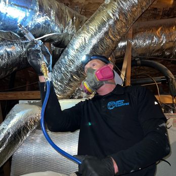 Wise Pest Control - Defending with precision! Jeff expertly sprays along the structure line, keeping pesky bugs at bay.  #BugRepellentPro #CreatingBugFreeSp - Pest Control Near Me - Pasadena, California