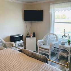 Deer Run Golf Course & Resort - Single Queen Amenities