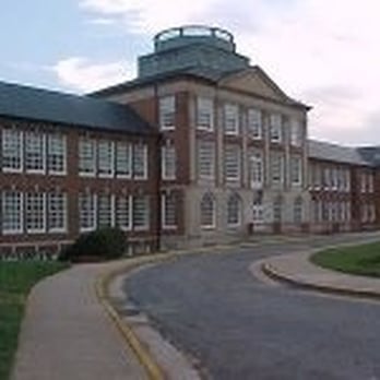 Reynolds High School - Front - Middle Schools & High Schools Near Me - Winston-Salem, North Carolina Reynolds High School - Front - Middle Schools & High Schools Near Me - Winston-Salem, North Carolina