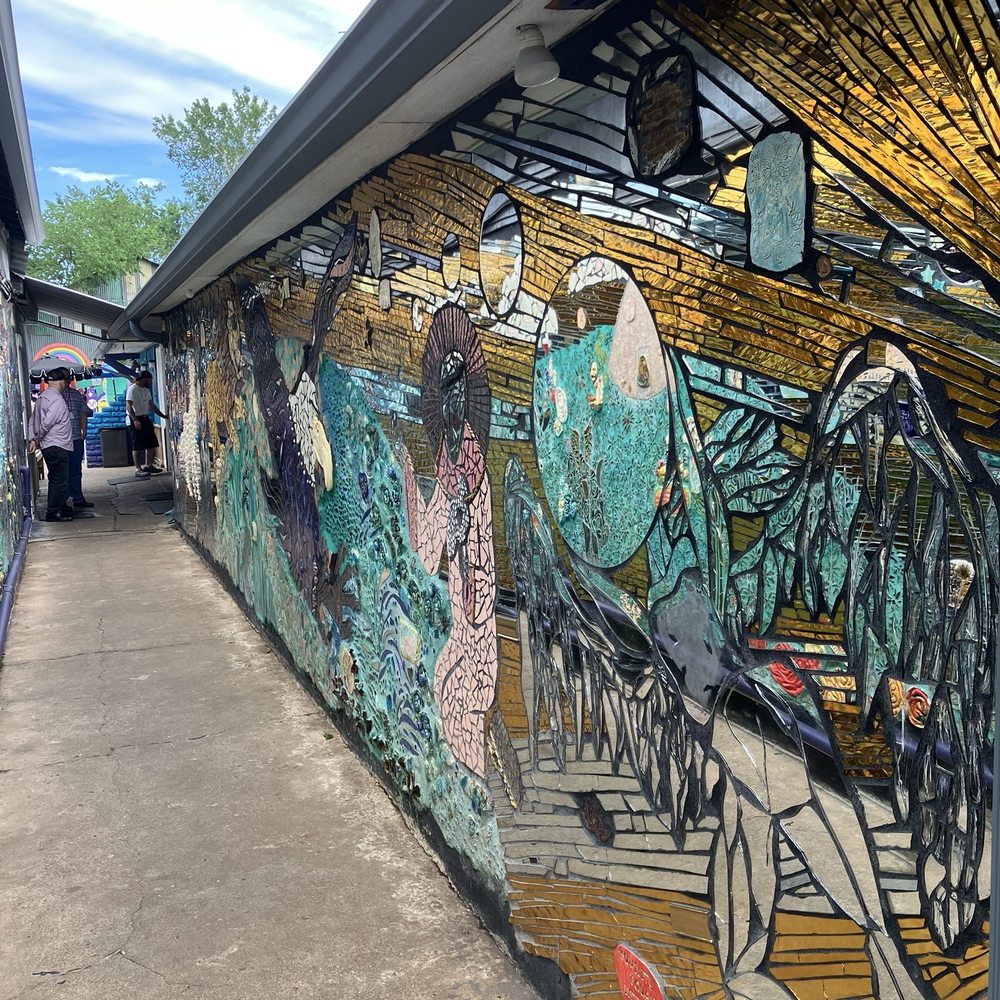Comfort Cafe - Hallway to and from outside seating - Breakfast & Brunch Near Me - Smithville, Texas