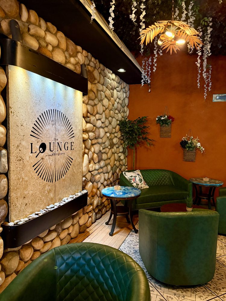Social spots from The Lounge of the Abingtons