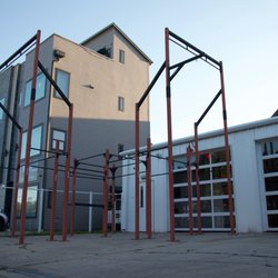 Mekanix - Outdoor rig setup with pull-up and dip bars