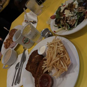 Fred 62 - Diners Near Me - Los Angeles, California