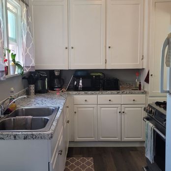 Yolanda's Place Pasadena Sober Living for Men - Kitchen - Rehabilitation Center Near Me - Pasadena, California Yolanda's Place Pasadena Sober Living for Men - Kitchen - Rehabilitation Center Near Me - Pasadena, California