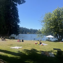 Lake Roesiger Park - Picnic and park area