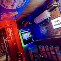 The Daily Pint - It's slipping. They need more English style ales and expand the whisky selection even fuller. Keep the place like a proper English pub.
