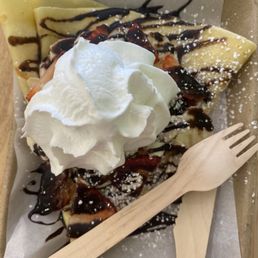 Strawberry banana crêpe