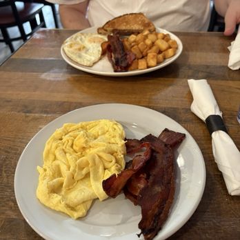 Streetcar Cafe - Breakfast - Breakfast & Brunch Near Me - New Orleans, Louisiana Streetcar Cafe - Breakfast - Breakfast & Brunch Near Me - New Orleans, Louisiana