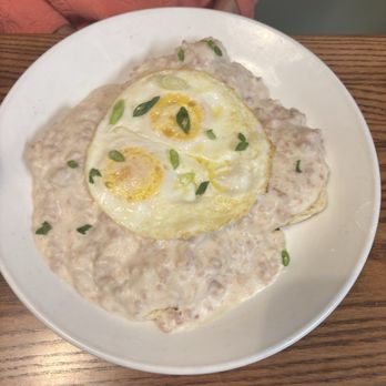 Brunch Everyday - Biscuits and gravy - Coffee & Tea Near Me - Conshohocken, Pennsylvania