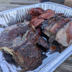 Johnny Rayz' Bbq - 3 meat tray showing chicken front & center