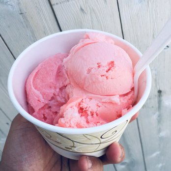 Iggy's Creamery - Strawberry lemonade and watermelon - Ice Cream & Frozen Yogurt Near Me - Warwick, Rhode Island
