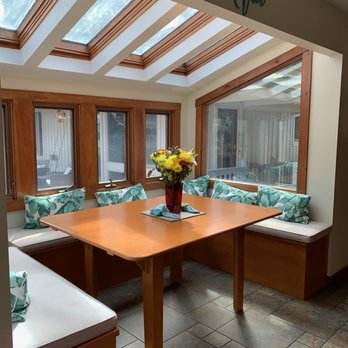 Riverbend Retreat - Breakfast Nook - Bed & Breakfast Near Me - Riverview, Florida