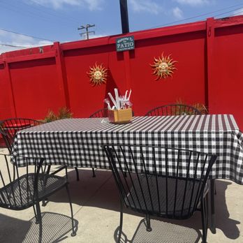 Sweet Lou's BBQ - Patio area. - Barbeque Near Me - Huntington Beach, California Sweet Lou's BBQ - Patio area. - Barbeque Near Me - Huntington Beach, California