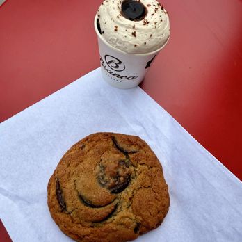Bianca - Chocolate Chip Cookies Chocolate lava cupcake - French Near Me - Culver City, California