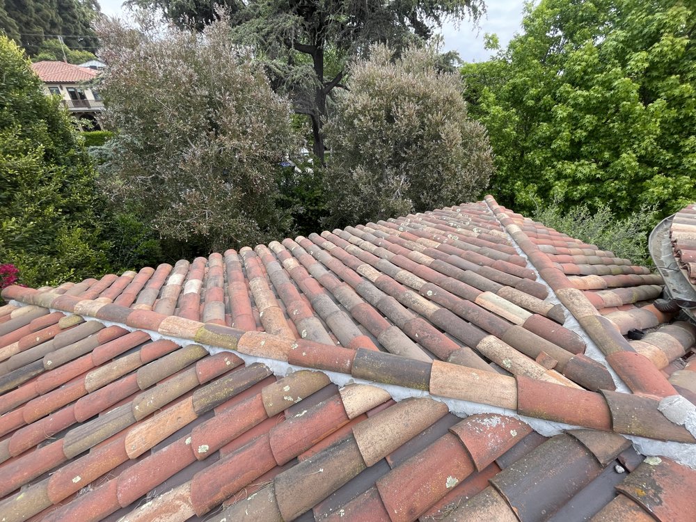 Slide of Dilligent Roofing