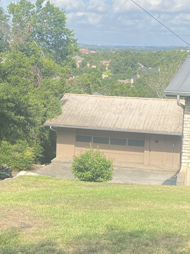 Slide of Jose S Reyes Roof