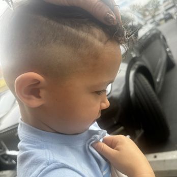 Courtyard Salon - Uneven - Hair Salons Near Me - Calabasas, California