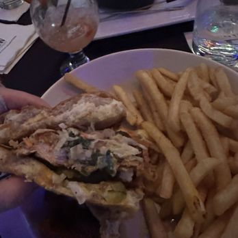 Duke's on 7 - Chicken sandwich - Cocktail Bars Near Me - Minnetonka, Minnesota Duke's on 7 - Chicken sandwich - Cocktail Bars Near Me - Minnetonka, Minnesota