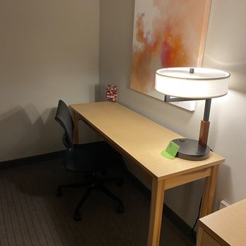 La Quinta by Wyndham Madera - A reading and work desk - Hotels Near Me - Madera, California La Quinta by Wyndham Madera - A reading and work desk - Hotels Near Me - Madera, California