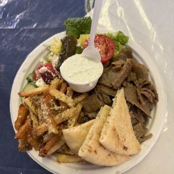 YiaYia's Greek Kitchen - Gyro platter