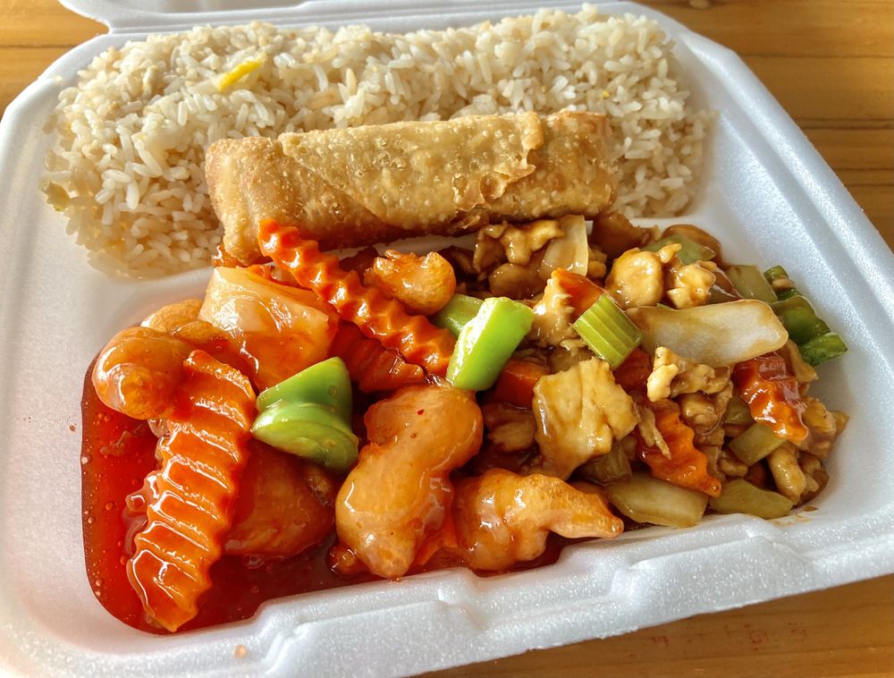 Han's Golden Dragon - Bellevue Logo