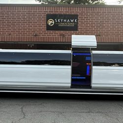 Skyhawk Limousine