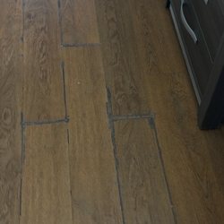 Econo Lodge Harrisburg - Southwest Of Hershey Area - Disgusting floor