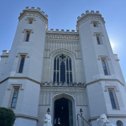 Entrance. Stunningly beautiful building. Entrance. Stunningly beautiful building.
