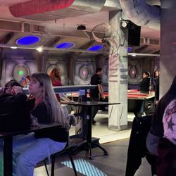 Bowling Space Bar - Pool tables