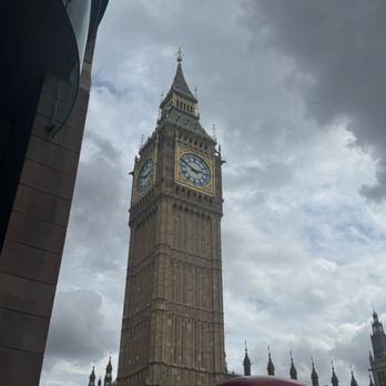 St Stephen's Tavern - Big Ben - Fish & Chips Near Me - London, XGL St Stephen's Tavern - Big Ben - Fish & Chips Near Me - London, XGL