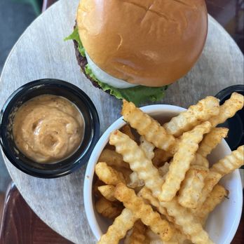 Chef Shaqs Kitchen - Bean burger - American Near Me - Louisville, Kentucky