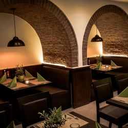 Akropolis - Innenraum Nischen Restaurant Akropolis