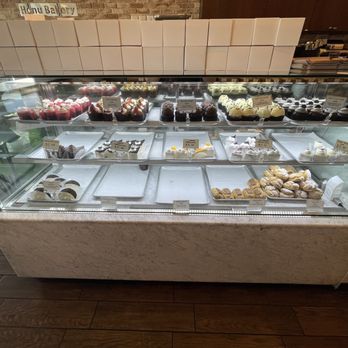 Honu Bakery - beyond cute cupcakes - Bakeries Near Me - Honolulu, Hawaii
