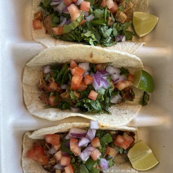 Dos Bros Fresh Mexican - Spicy Chicken Tacos - Mexican Near Me - Naperville, Illinois Dos Bros Fresh Mexican - Spicy Chicken Tacos - Mexican Near Me - Naperville, Illinois