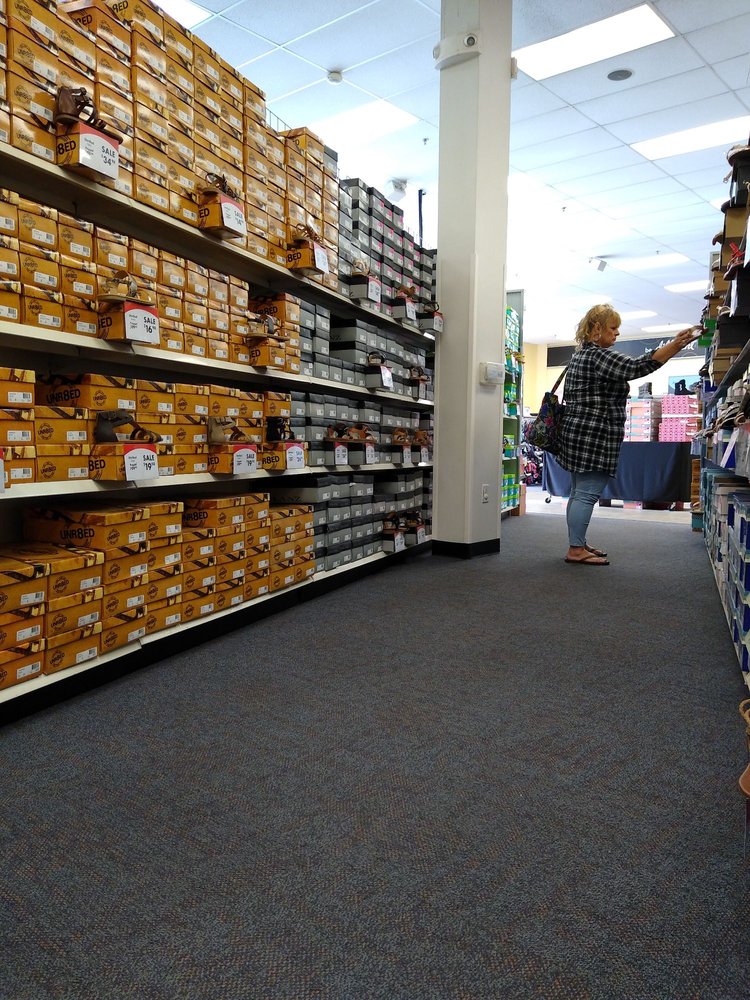 SHOE CARNIVAL Updated June 2024 18 Photos 3000 Pablo Kisel Blvd