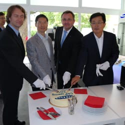 Neumann + Krause GmbH - Beim Besuch der Samsung-Geschäftsführer hatte unser Ralph Neumann die Augen zu.