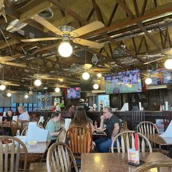Crawfish Palace - Inside