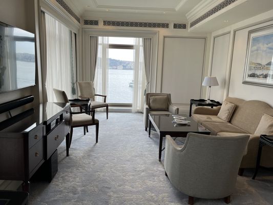 Shangri-La Bosphorus, Istanbul by null