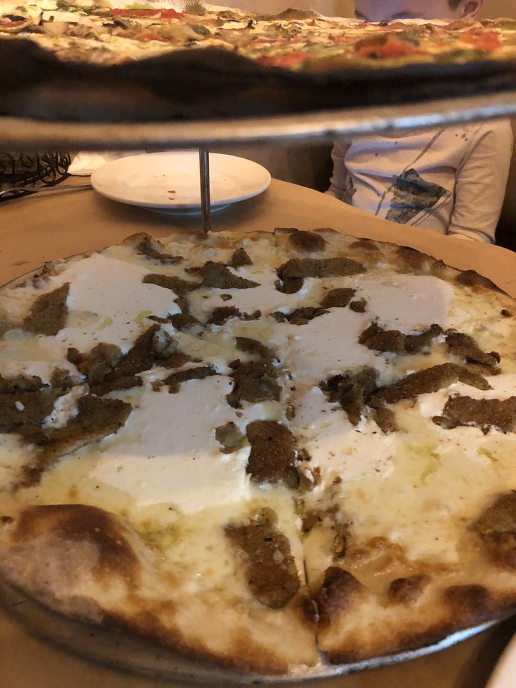Joe & Pat's Pizzeria