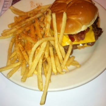 Steak ’n Shake - Bacon lovers, Cajun fries - Burgers Near Me - Coralville, Iowa Steak ’n Shake - Bacon lovers, Cajun fries - Burgers Near Me - Coralville, Iowa
